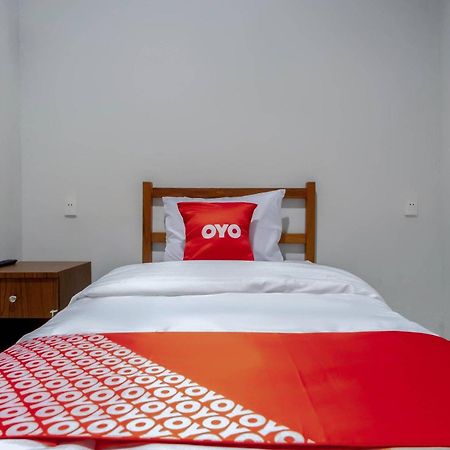 Super Oyo 2345 Homestay Jaya Medan Exterior foto